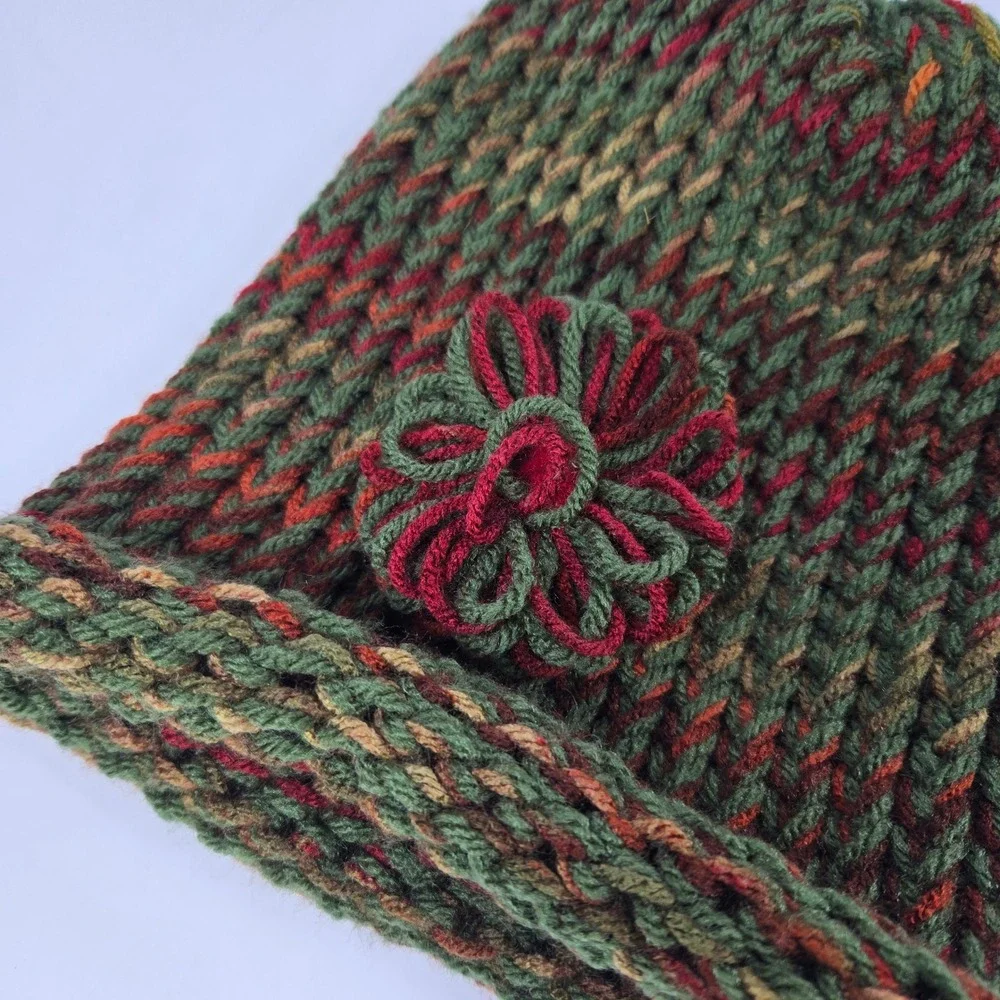 Womens Hand Knit One Size Green Beanie Knit Flower Accent Winter Warm Hat